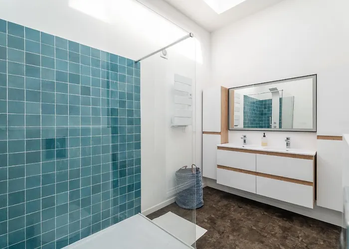 Large Bright Duplex In *