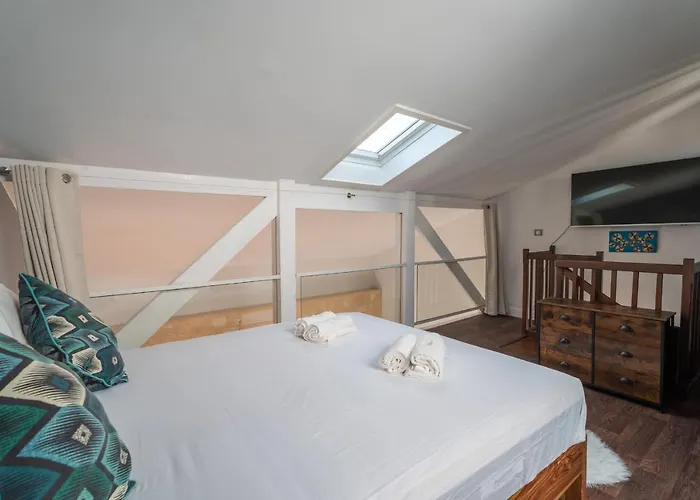 Appartement Large Bright Duplex In