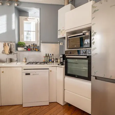 Large Bright Duplex In * Bordeaux